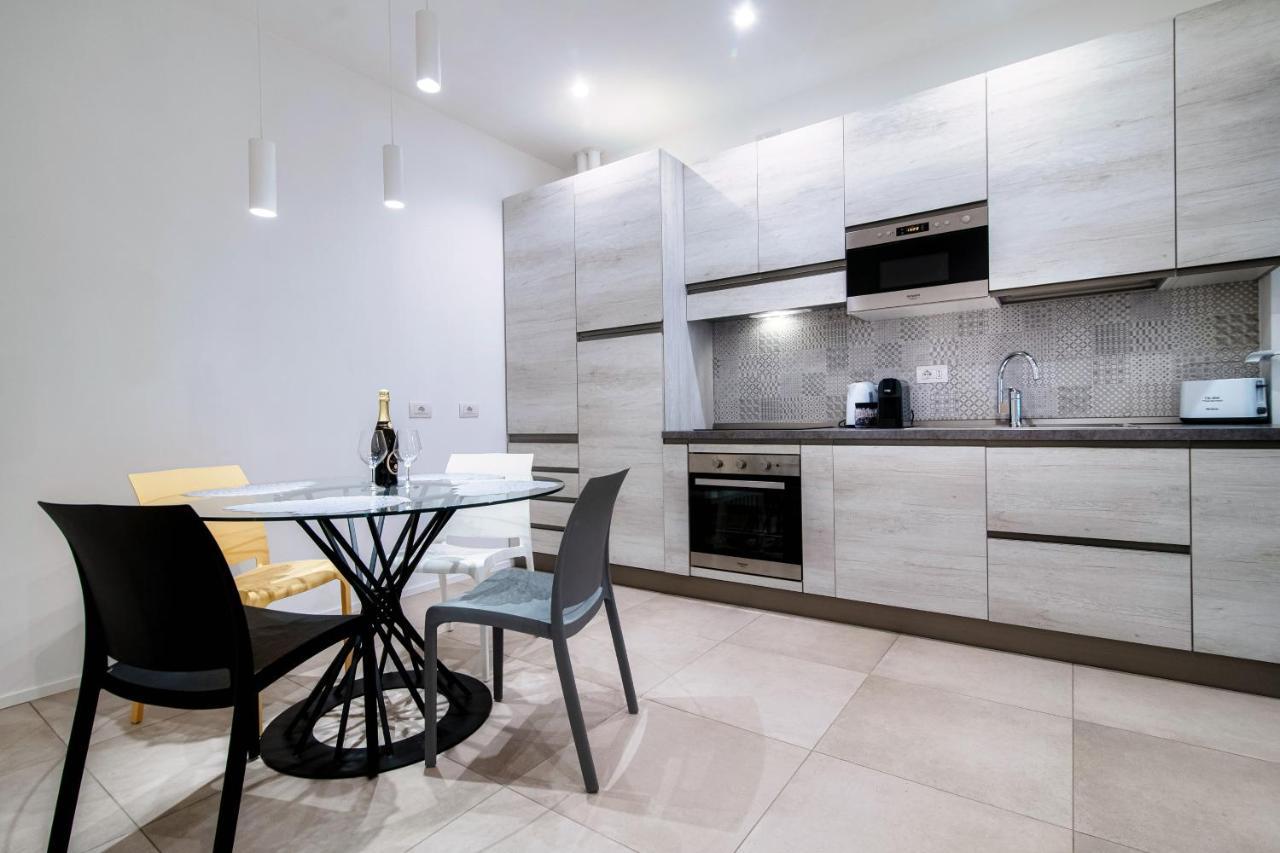 Apartamento Diaz 67 Life'S Loft - The House Of Travelers Como Exterior foto